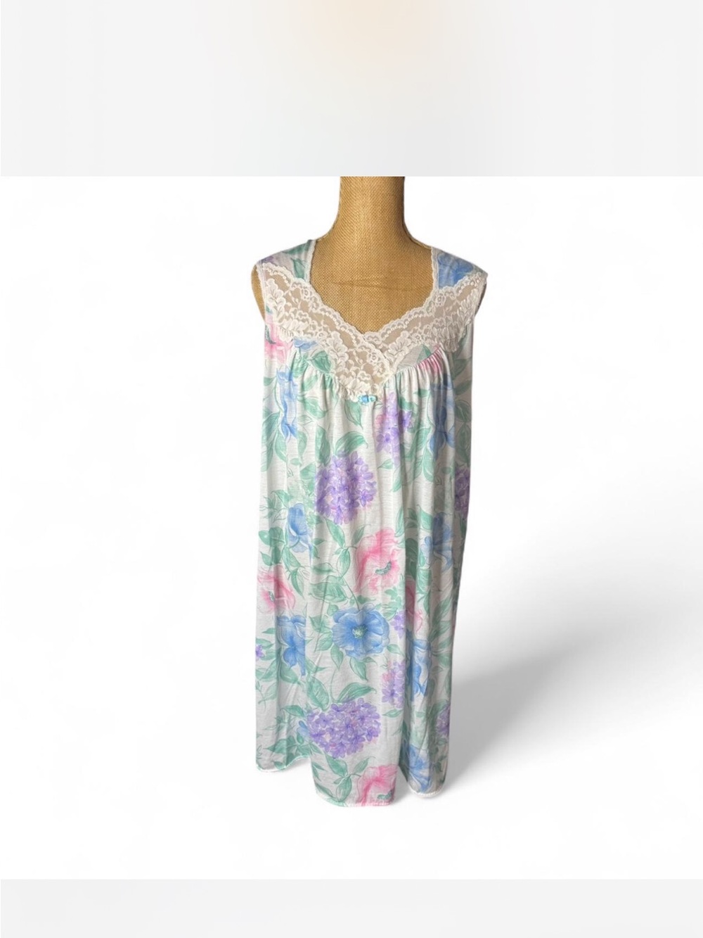 Vintage Pastel Floral Lace-Trim Chemise in Multicolor